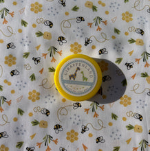 Lade das Bild in den Galerie-Viewer, Baumwollstoff Bienen weiß