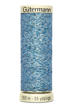 Lade das Bild in den Galerie-Viewer, Gütermann Metalleffekt-Faden 50m hellblau Nr. 0143
