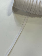 Lade das Bild in den Galerie-Viewer, Paspelband 8mm weiß