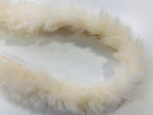 Lade das Bild in den Galerie-Viewer, Kunstpelz-Kapuzenstreifen / -paspel creme