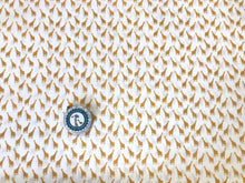 Lade das Bild in den Galerie-Viewer, Baumwollstoff Giraffen auf weiß