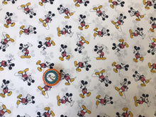 Lade das Bild in den Galerie-Viewer, Baumwollstoff Mickey Mouse auf weiß