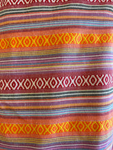 Lade das Bild in den Galerie-Viewer, Homedeco Streifen Mexiko bunt
