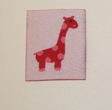 Lade das Bild in den Galerie-Viewer, Etikett Giraffenland pink-rosa
