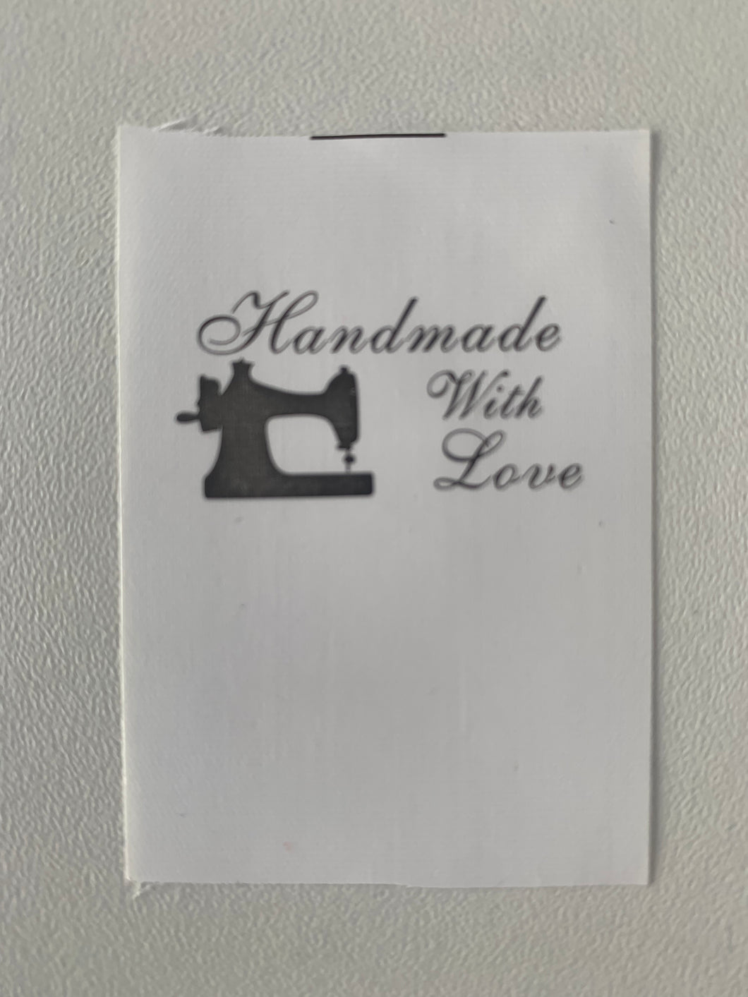 Etikett handmade with love auf weiß