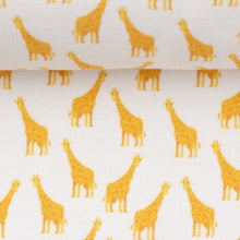 Lade das Bild in den Galerie-Viewer, Baumwollstoff Giraffen auf weiß

